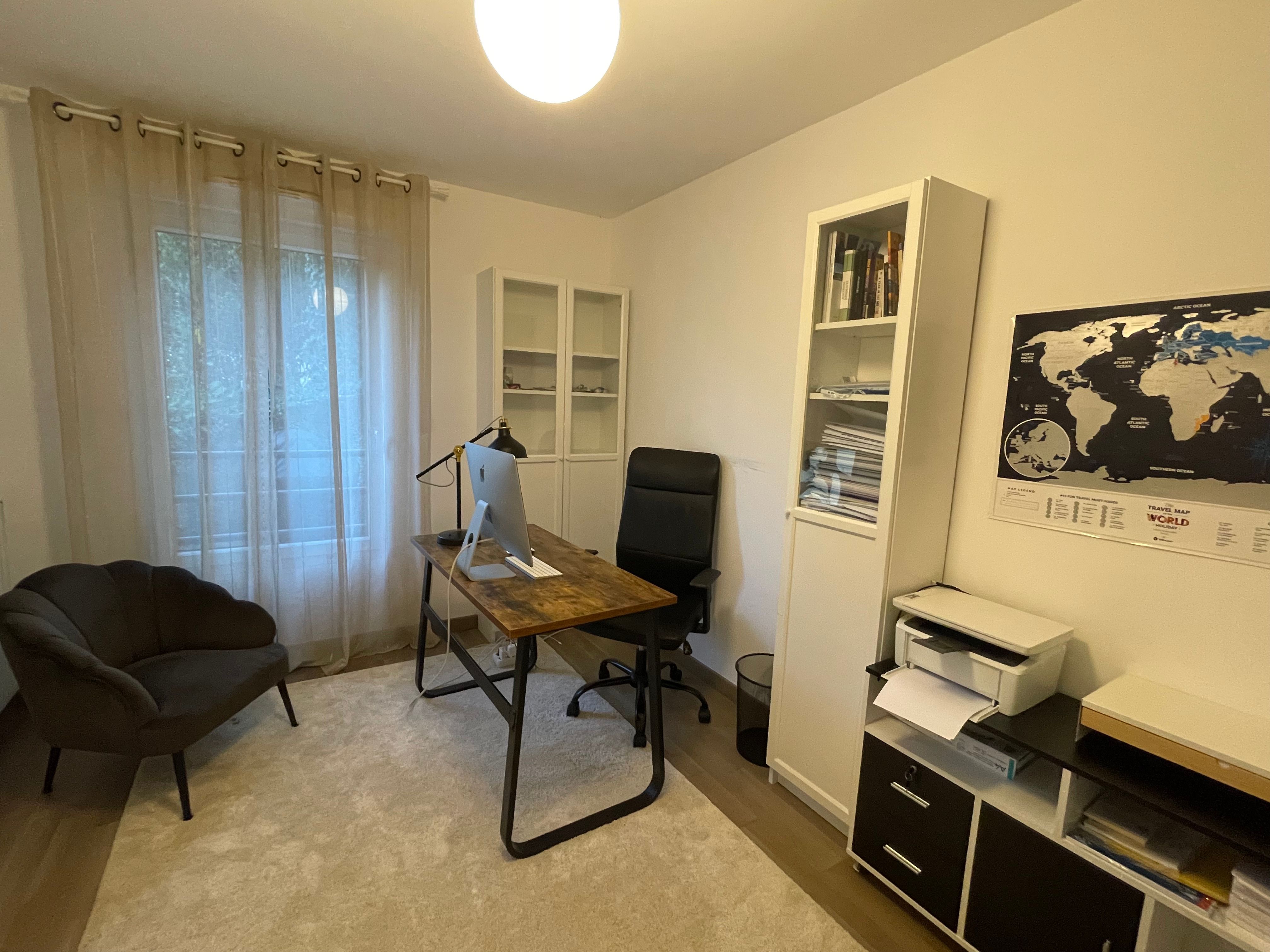 Location Spacieux appartement meublé de 3 chambres avec terrasse, jardin privé et 2 place