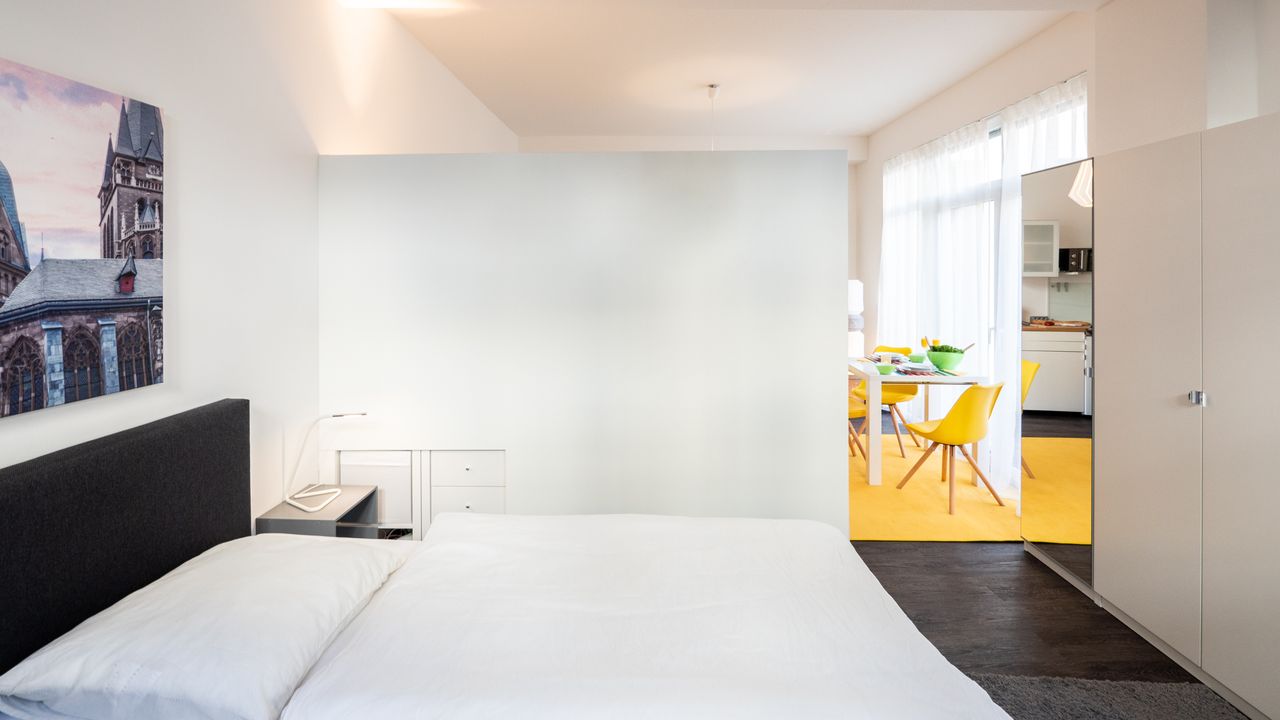 Spacious & nice apartment near school, Aachen