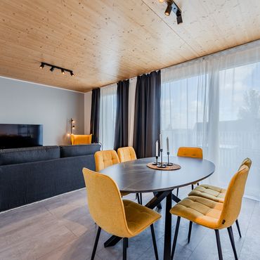 Urban living above the rooftops of Kreuzberg – First-Time Occupancy in a Fully Furnished Penthouse in Kreuzberg