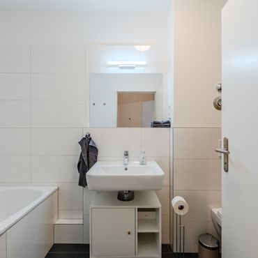 Exclusive! Spacious Apartment – Comfort and Style in a Prime Location in Charlottenburg