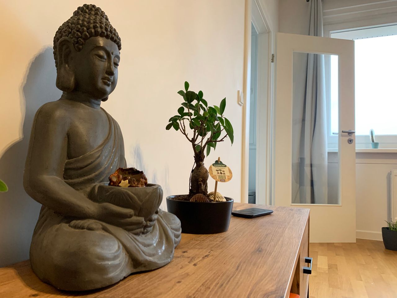 Modern, fully equipped 3-room apartment with balcony and city view