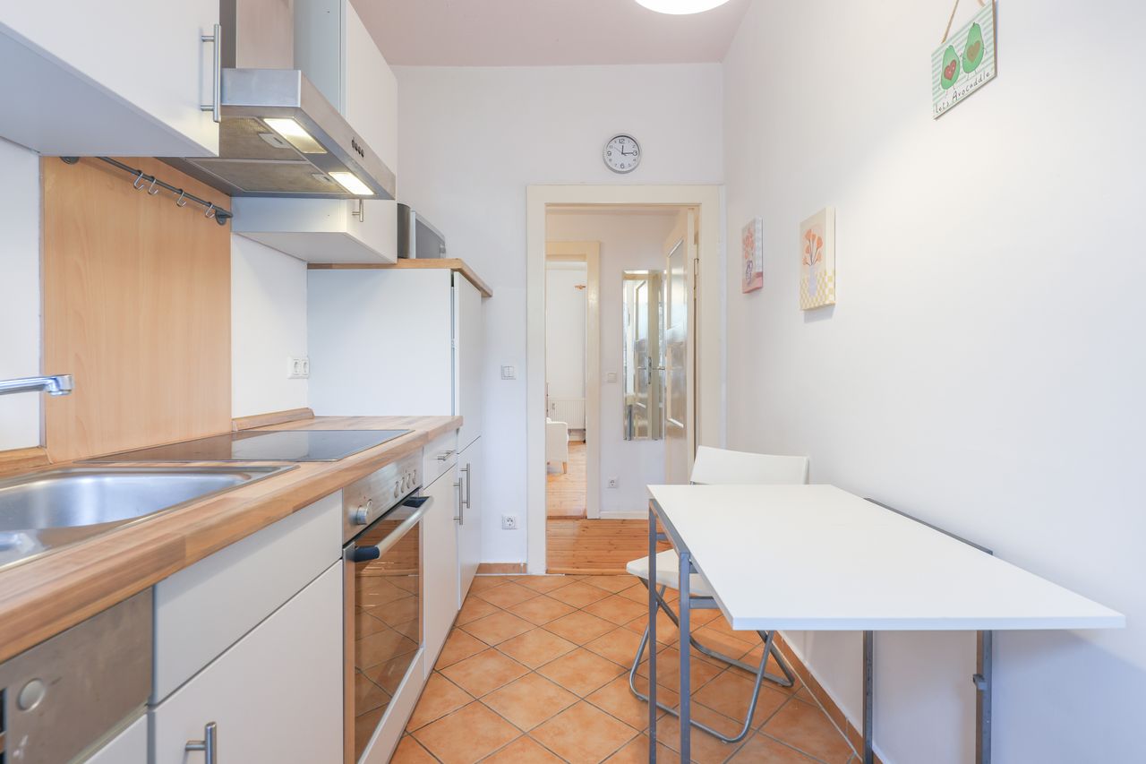 Practical 3 room apartment with balcony and green view at Prenzlauer Berg