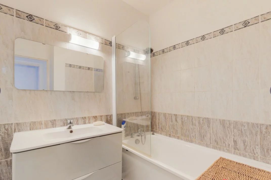 Location Chambre en colocation dans un grand appartement (loyer tout inclus)