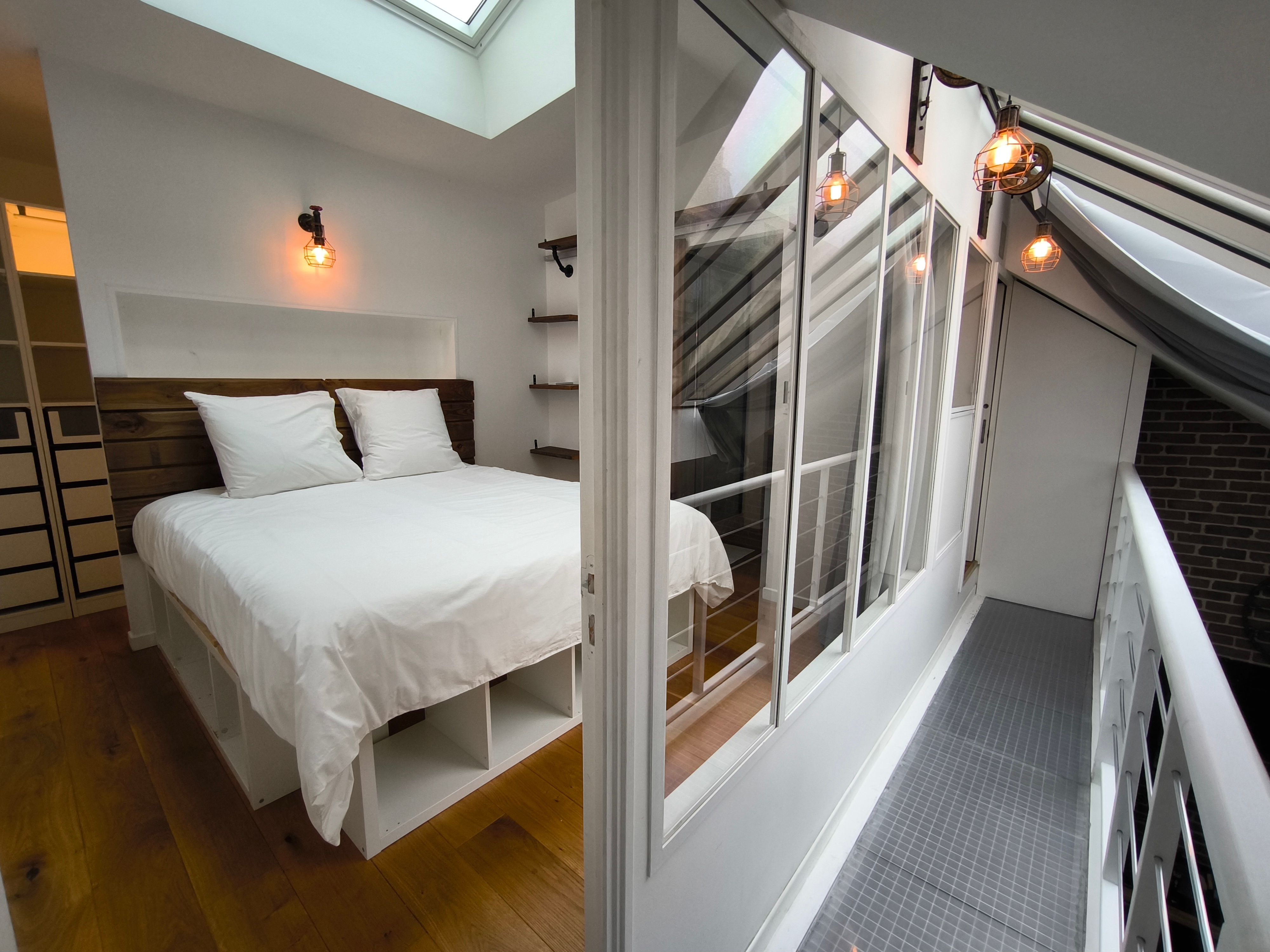 Location Loft Duplex Parisien : un nid douillet à Paris (loyer tout inclus)