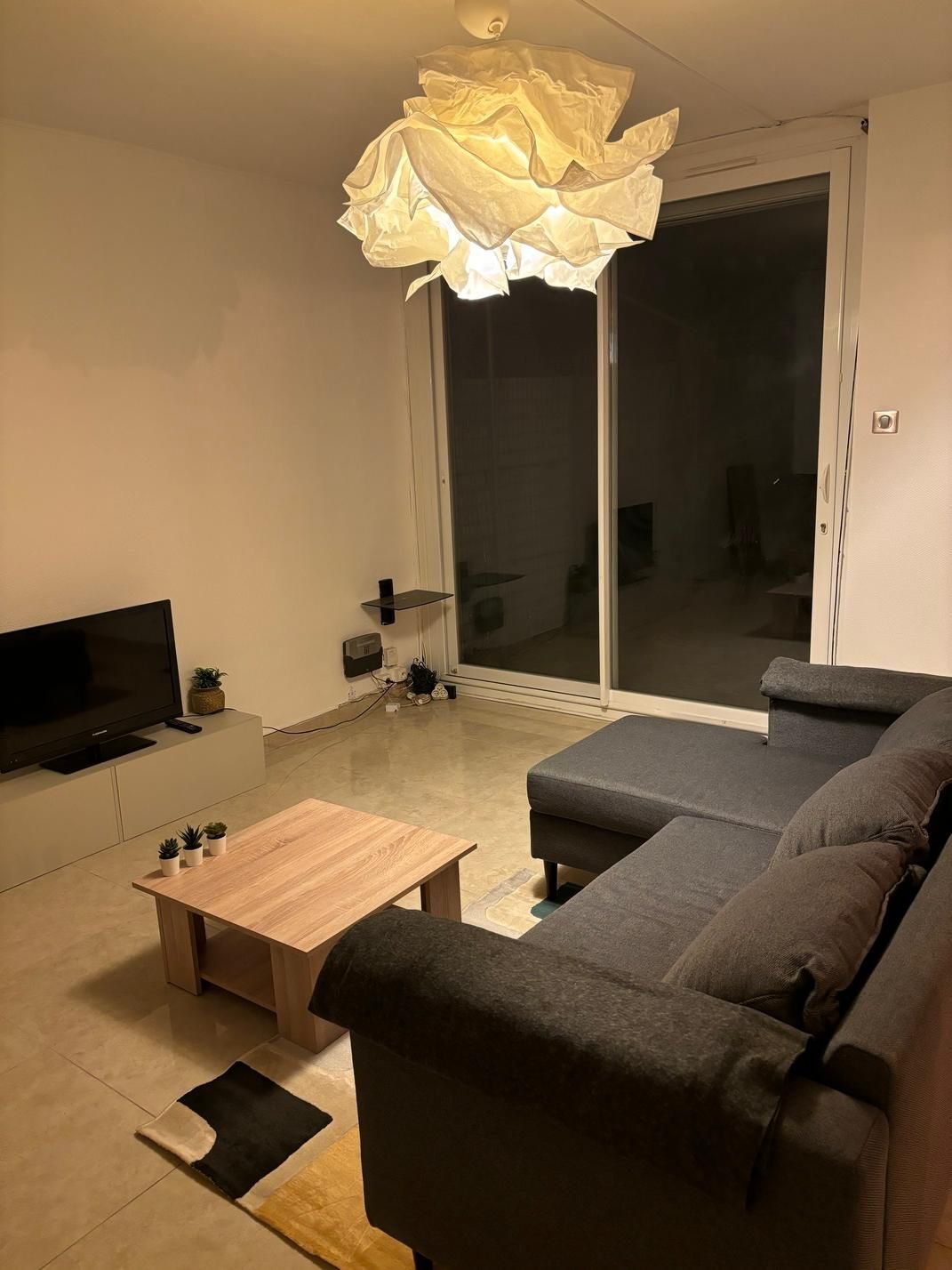 Location chambre encolocation dans une maison spacieuse (loyer tout inclus)