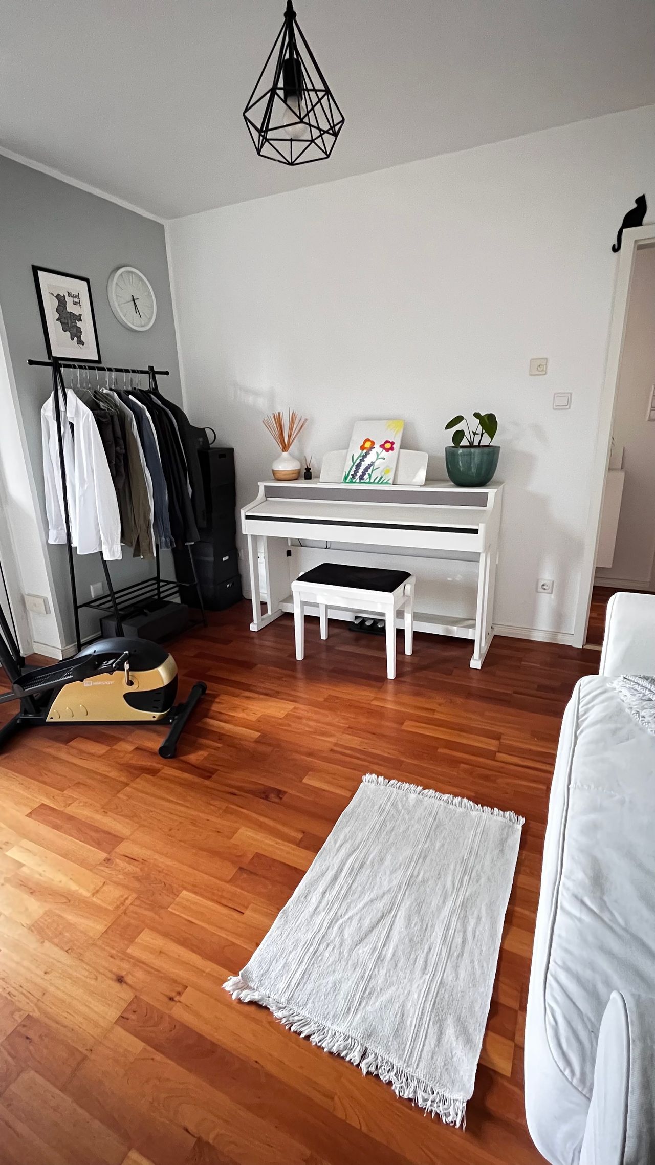 Möblierte 5-Zimmer-Wohnung mit Balkon und Homeoffice-Bereich in Toplage Unterbilk (befristet)