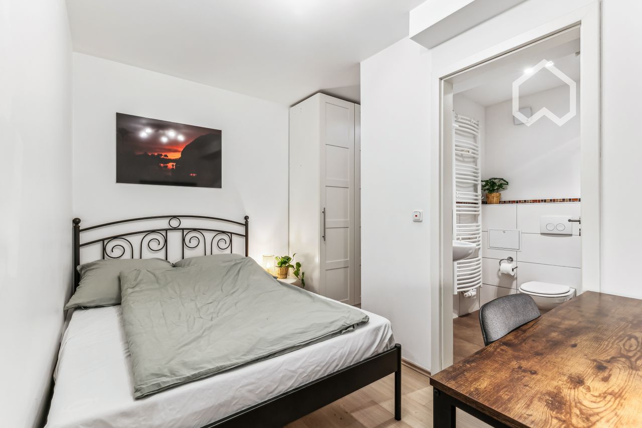 Charming 2-room apartment with private parking space in Cologne