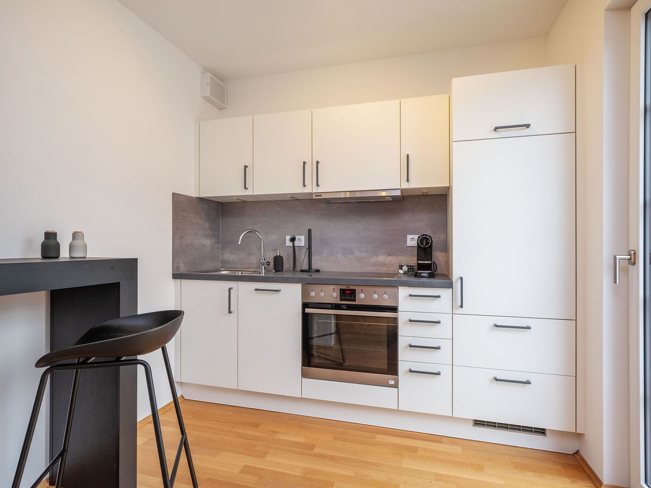 Exclusive Designer Apartment with Terrace – Fully Furnished, Move-In Ready