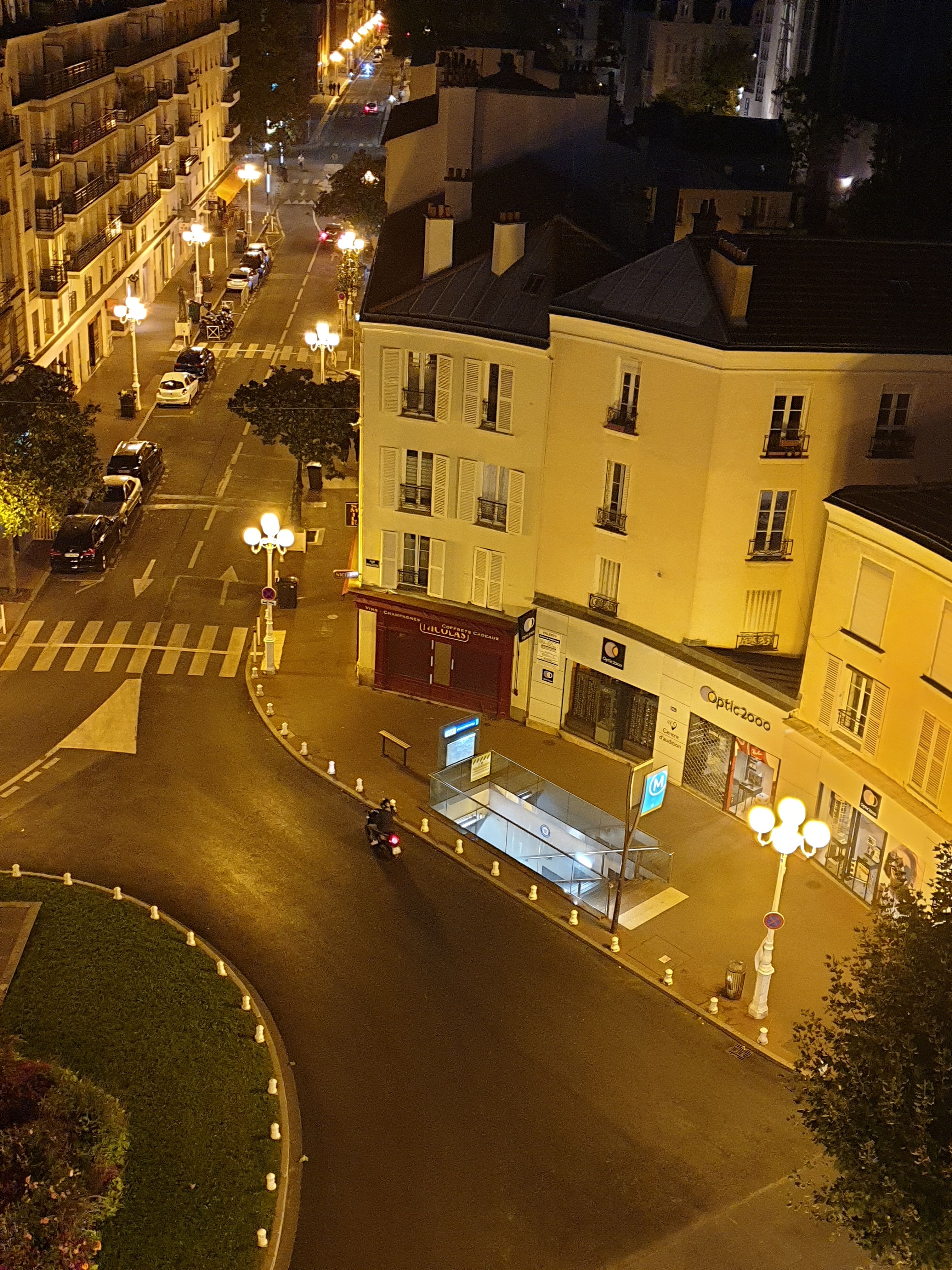 Location À 10 minutes à pied de Paris - Charmant studio avec vue imprenable sur la Tour E