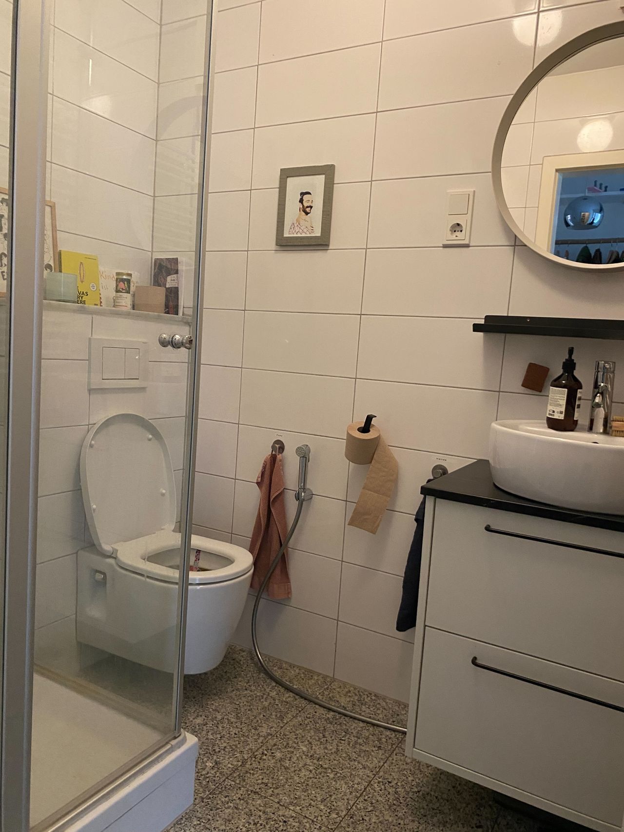 Living like in a house – furnished 4-room apartment with garden & fireplace in Lindenthal (optionally take over)