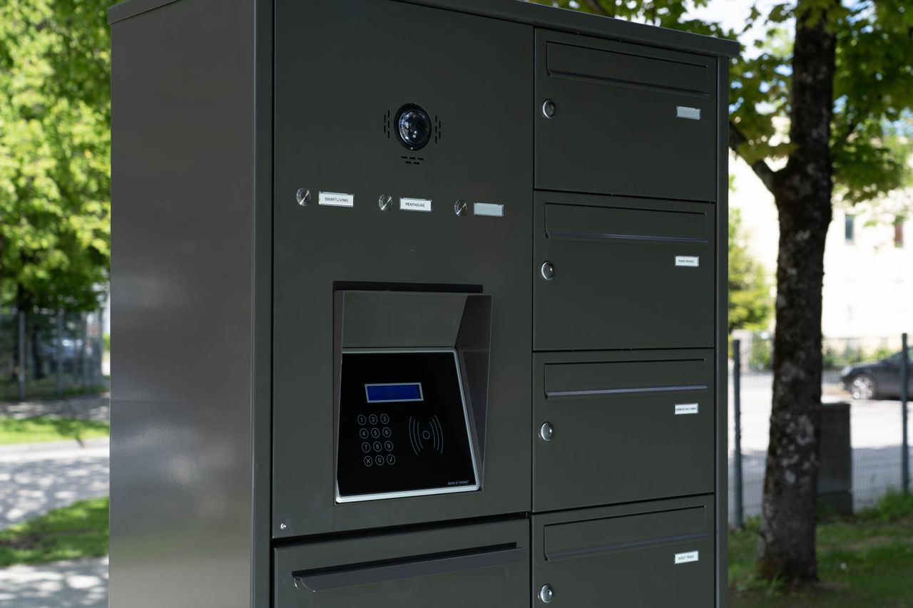 bright studio apartment with weekly cleaning in munich east, near U2