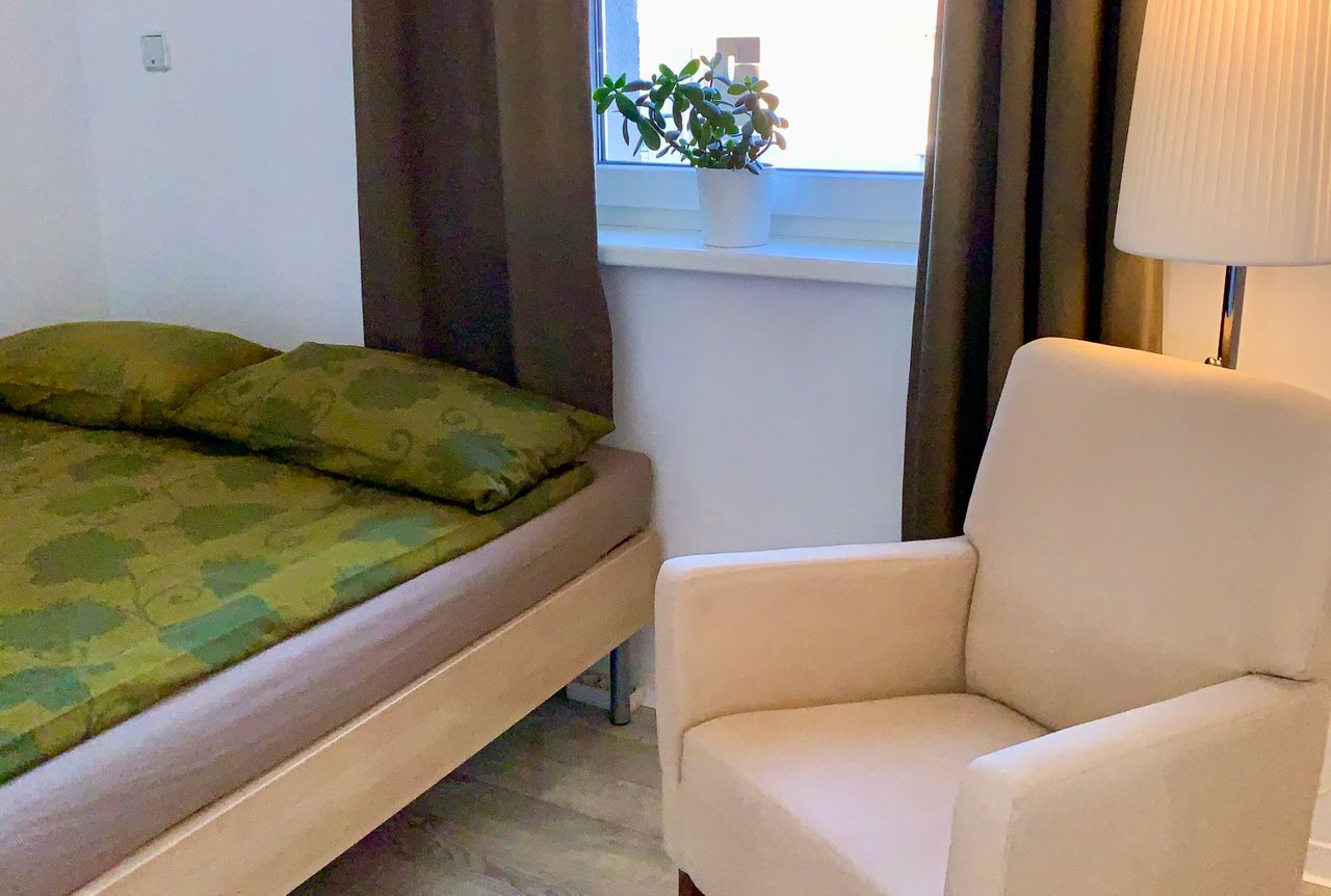 Sunny, furnished 2-bedroom with a great view