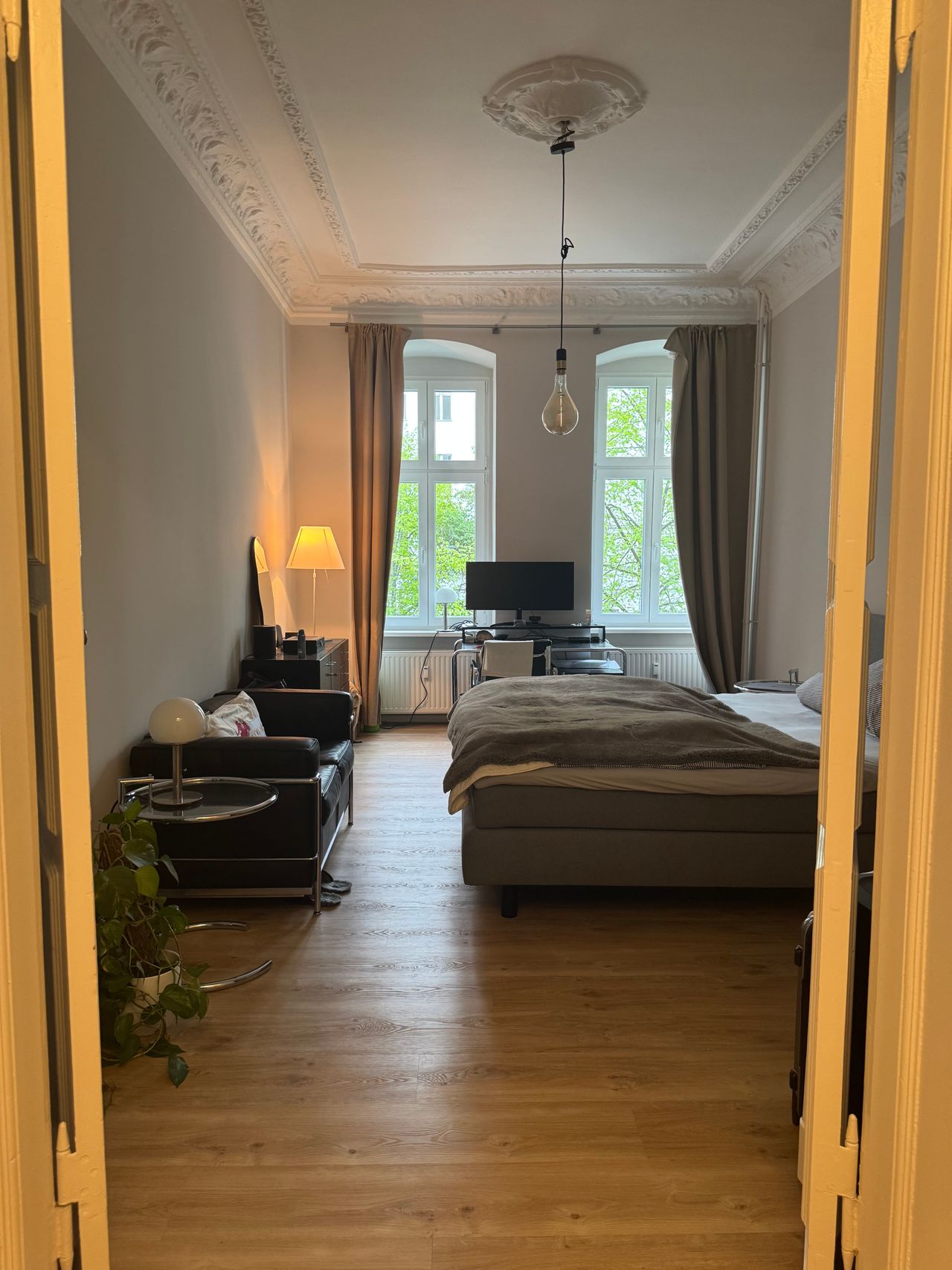 Bright Designer Apartment in Kreuzberg – Canal Location
