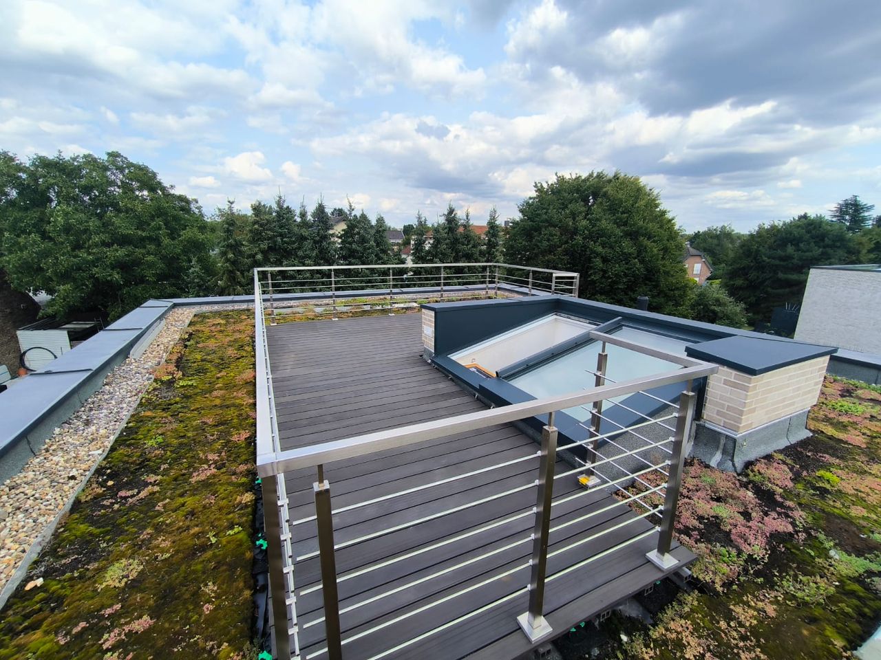 First occupancy: Fully furnished new-build apartment in Hürth-Efferen