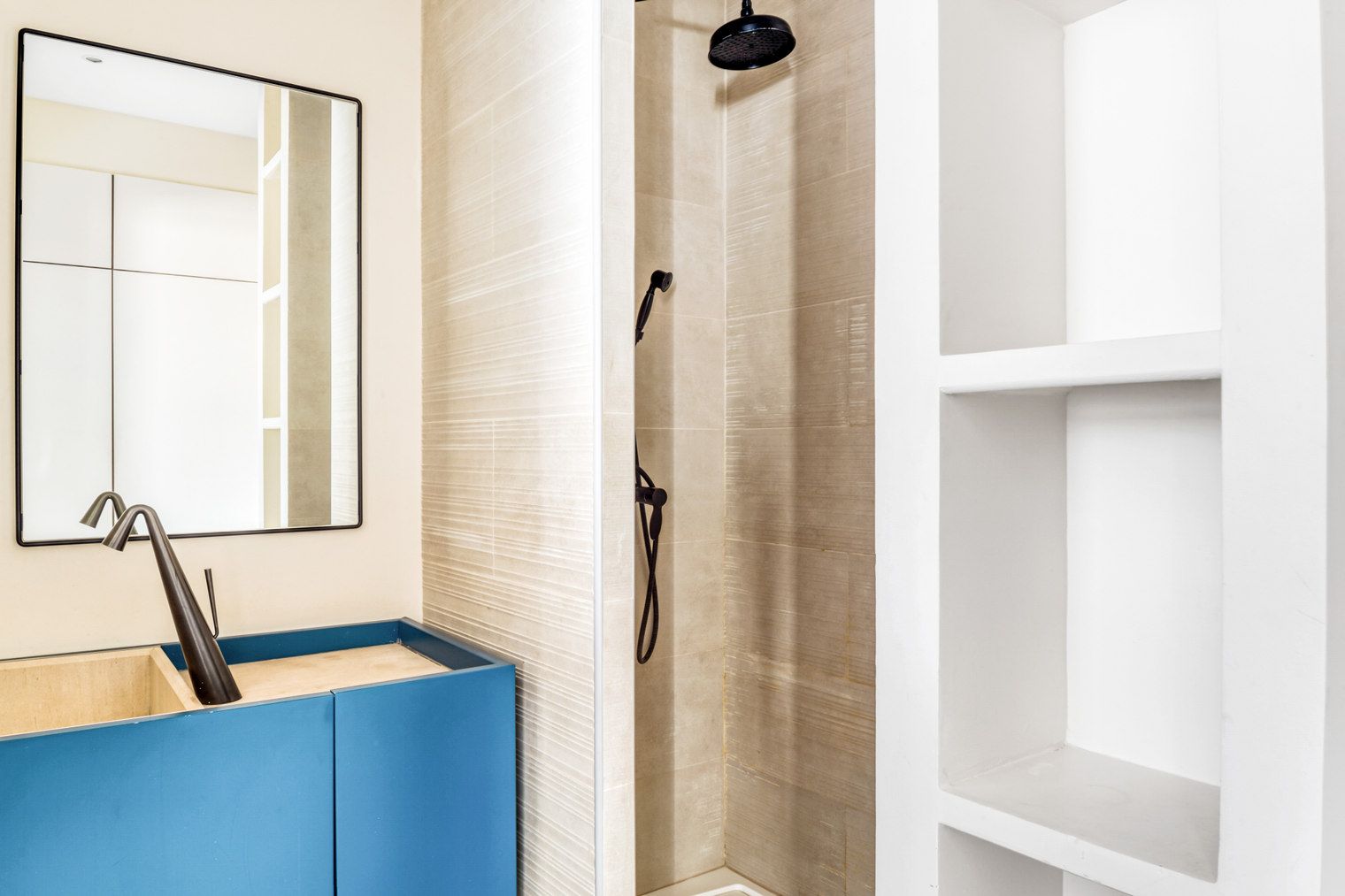 Location Échappée parisienne chic : appartement 2 pièces lumineux (loyer tout inclus)