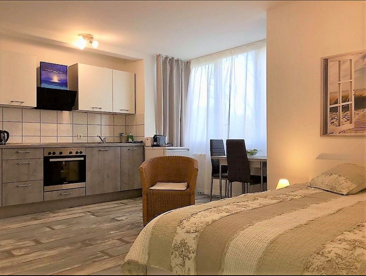 Cozy & perfect studio - great view!