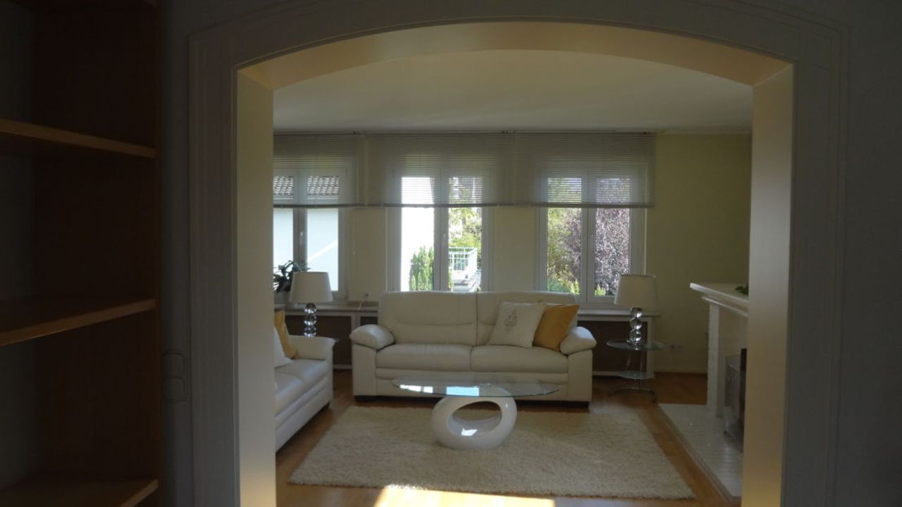 Light flooded fully furnished apartment, Düsseldorf North, near Messe, Nordpark and Airport