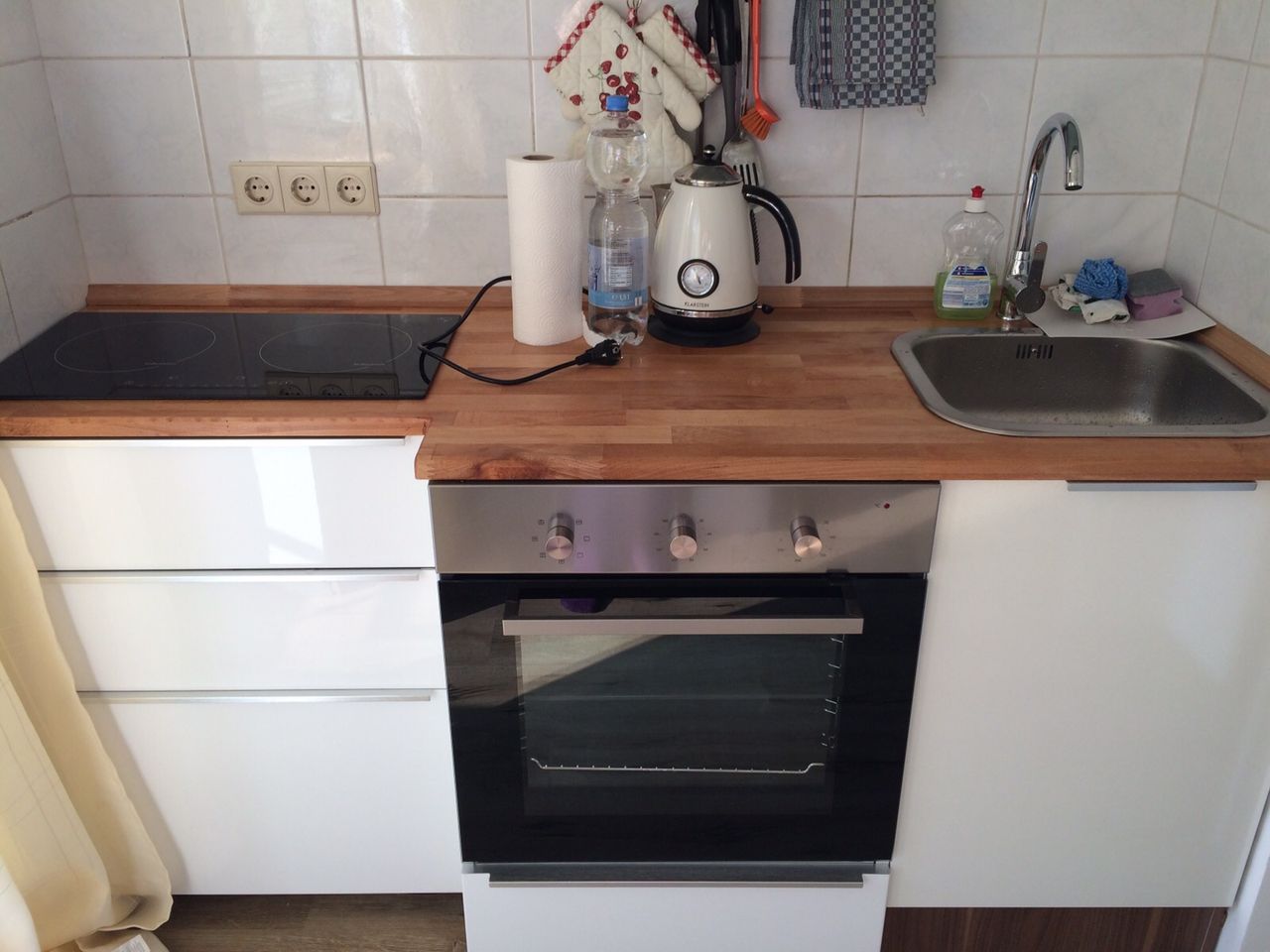 Cozy home with balcony in the city center of Düsseldorf (directly at the main station)