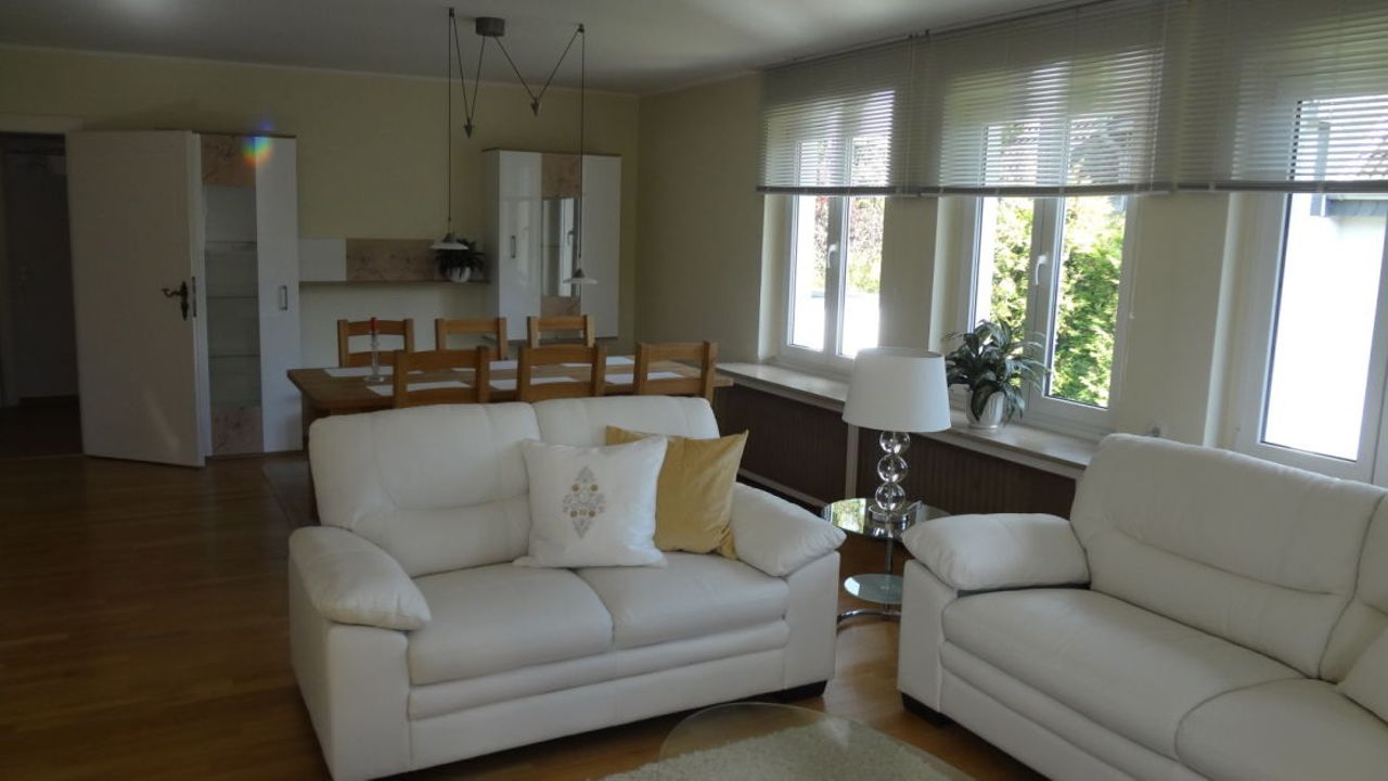 Light flooded fully furnished apartment, Düsseldorf North, near Messe, Nordpark and Airport