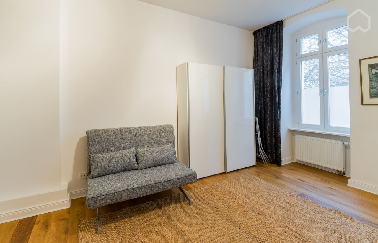 Lovely flat in Mitte (near Berlin Wall Memorial)