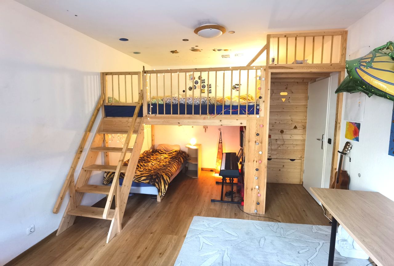 Cozy spacious apartment - huge garden - for up to 4