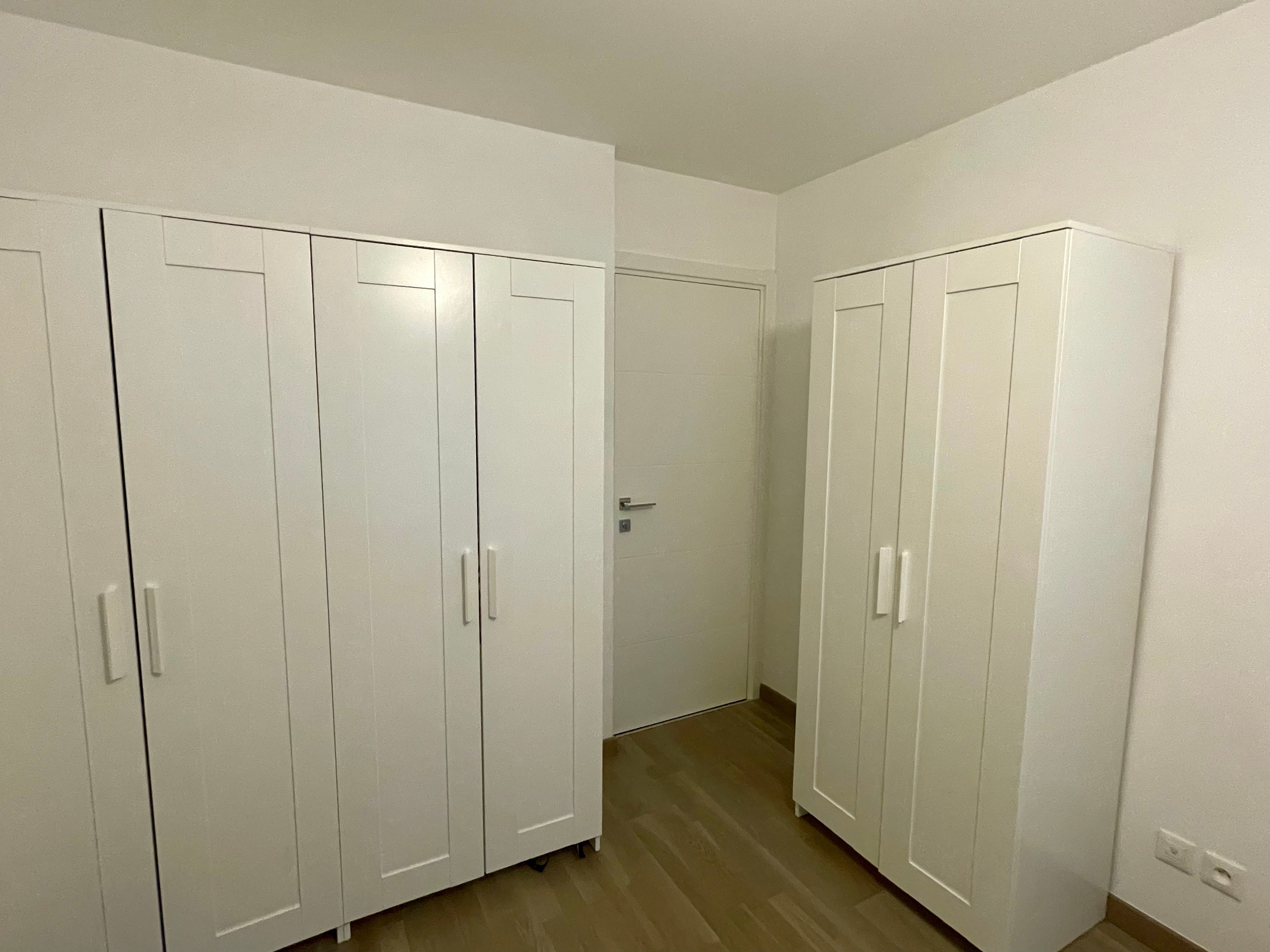 Location Spacieux appartement meublé de 3 chambres avec terrasse, jardin privé et 2 place
