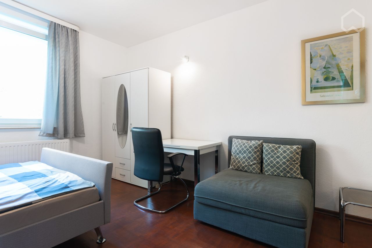 Neat Apartment In Düsseldorf