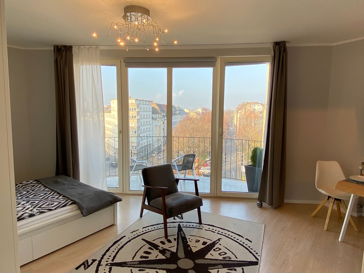 Cute apartment located centrally over the roofs of Duesseldorf Pempelfort.