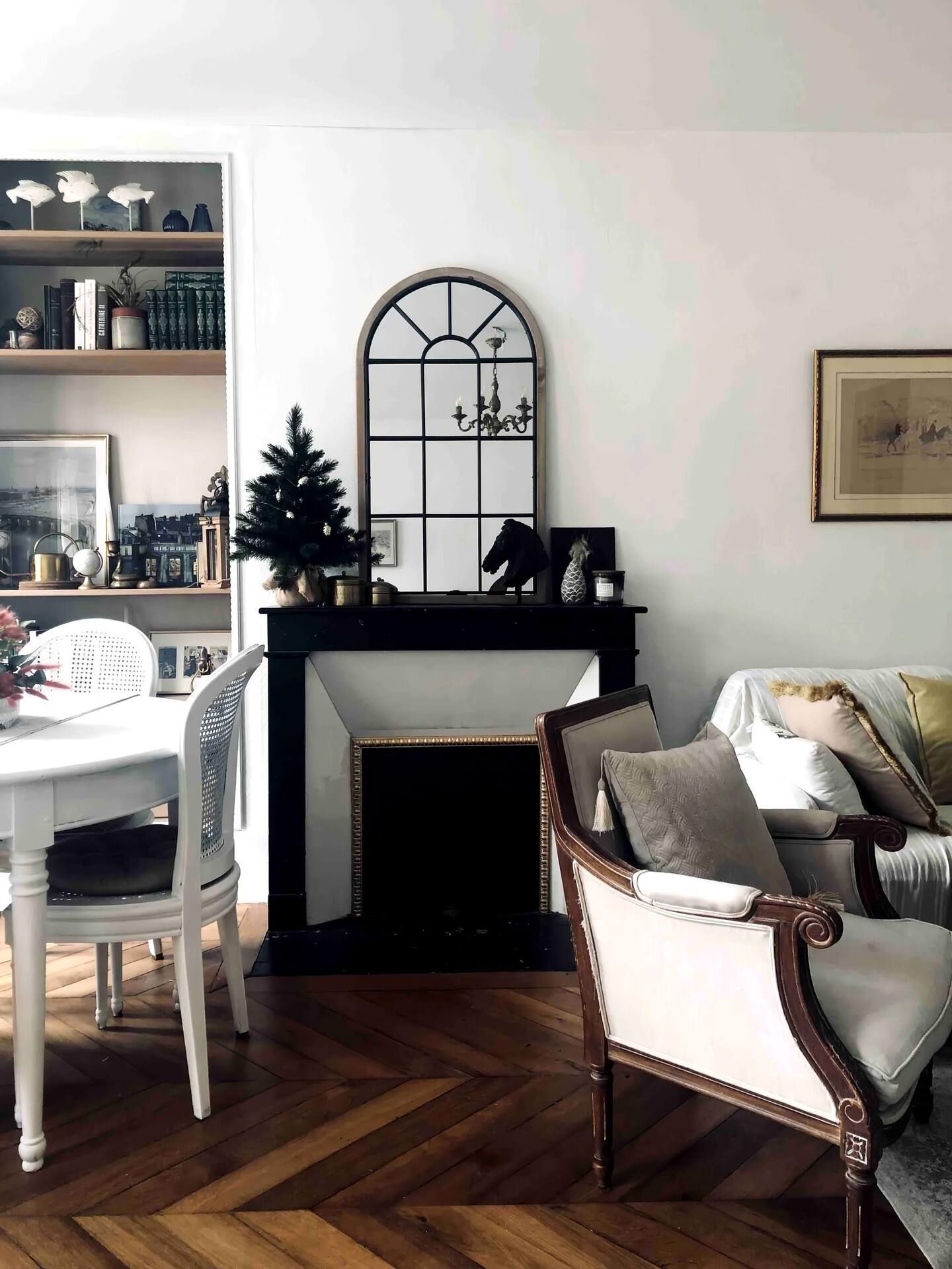 Location À LOUER – Charmant appartement de style parisien de 70 m², soigneusement meublé. (loyer tout inclus)