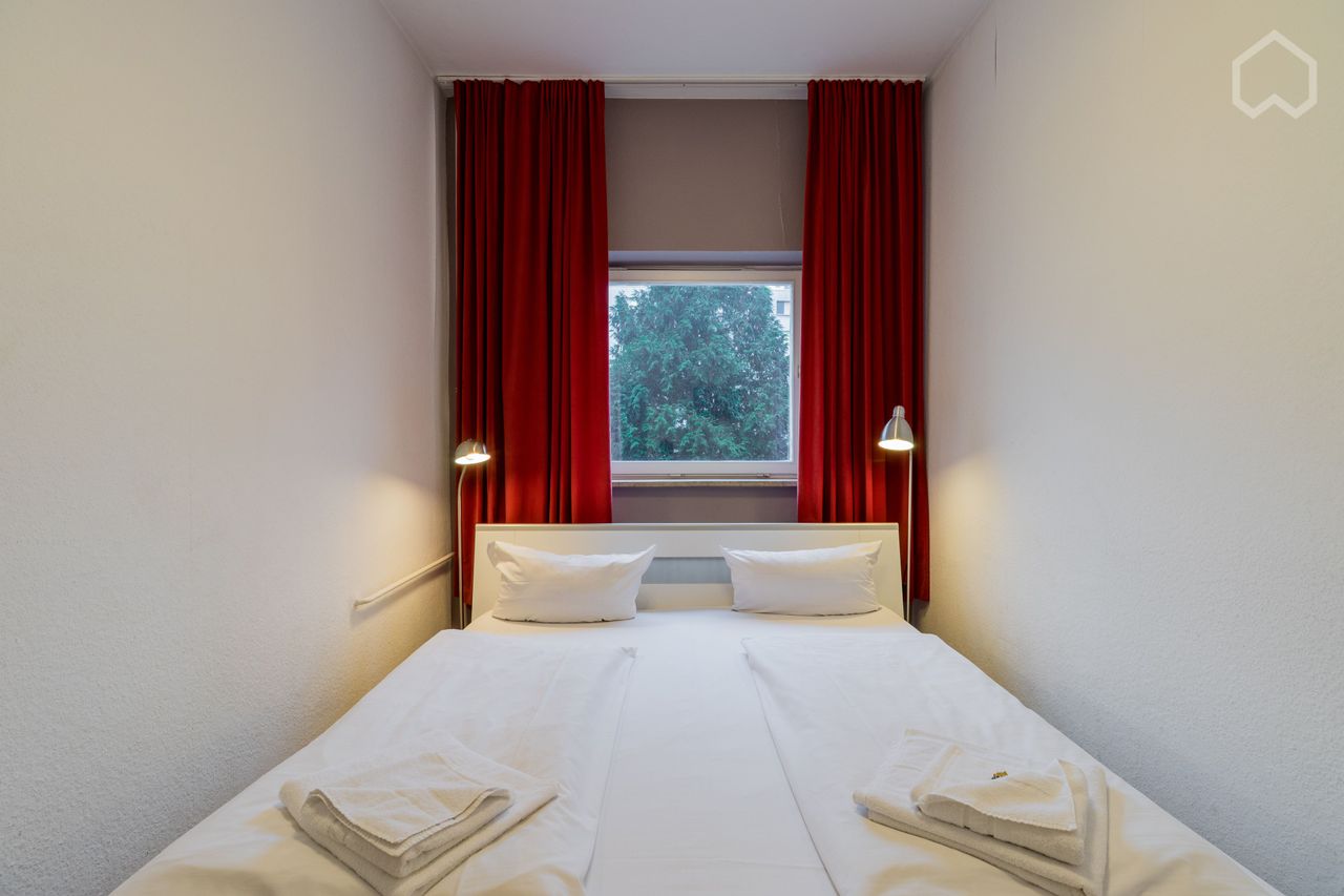 Lovely & neat flat in Tiergarten