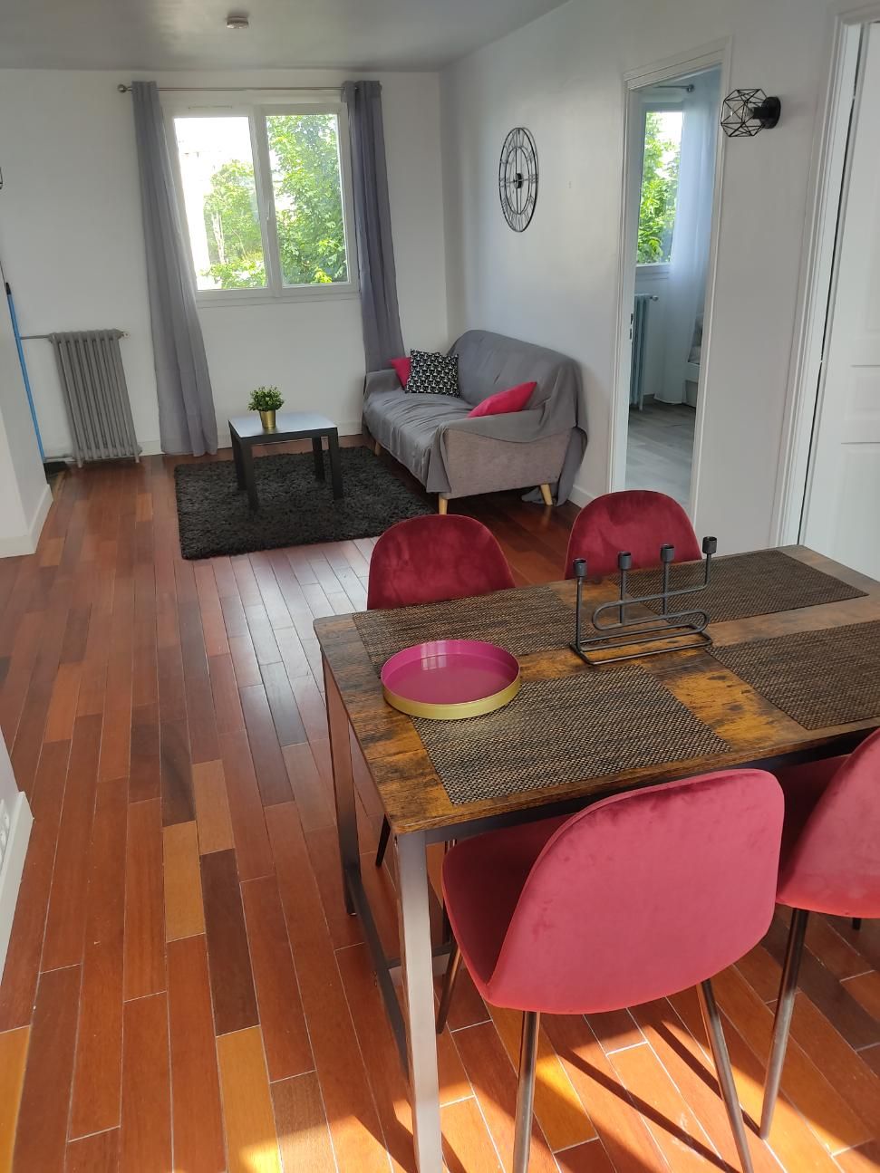 Chambre dans un appartement chaleureux avec salon et salle à manger partagés (loyer tout inclus) Champigny-sur-Marne