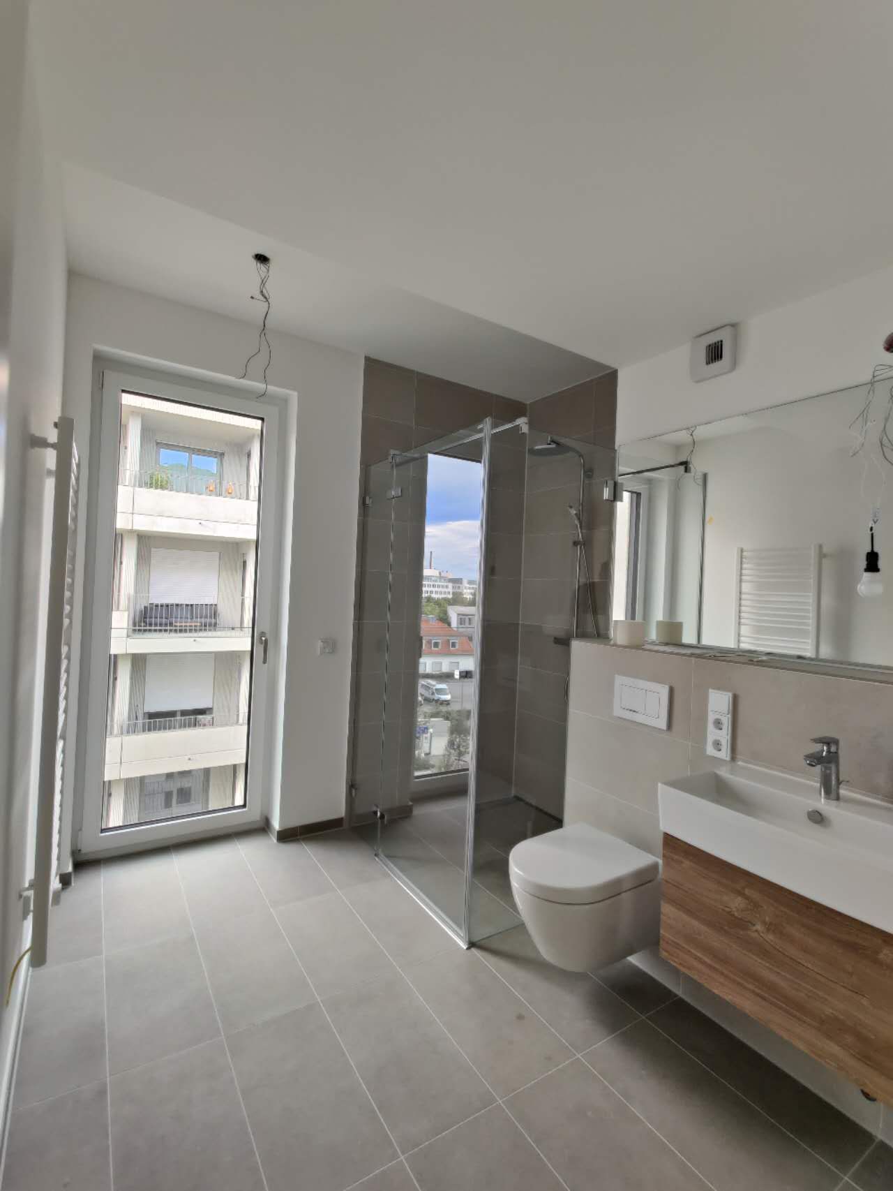 Exclusive New-Build Apartment with Lake View at Albertussee in Düsseldorf