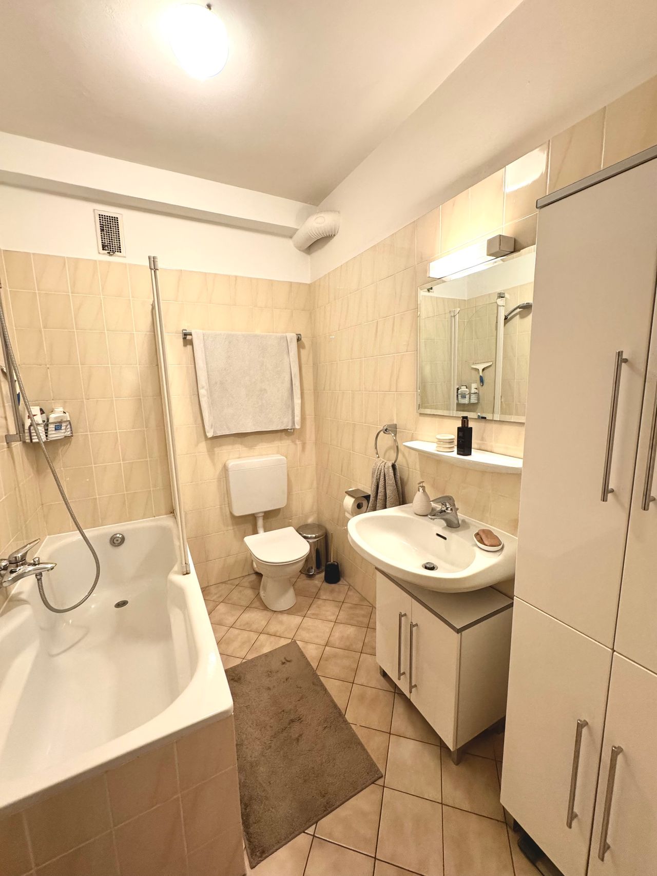 Wonderful, bright studio in KölnZwischenmiete ab 01.12. - Wunderschöne Wohnung im Herzen von Köln