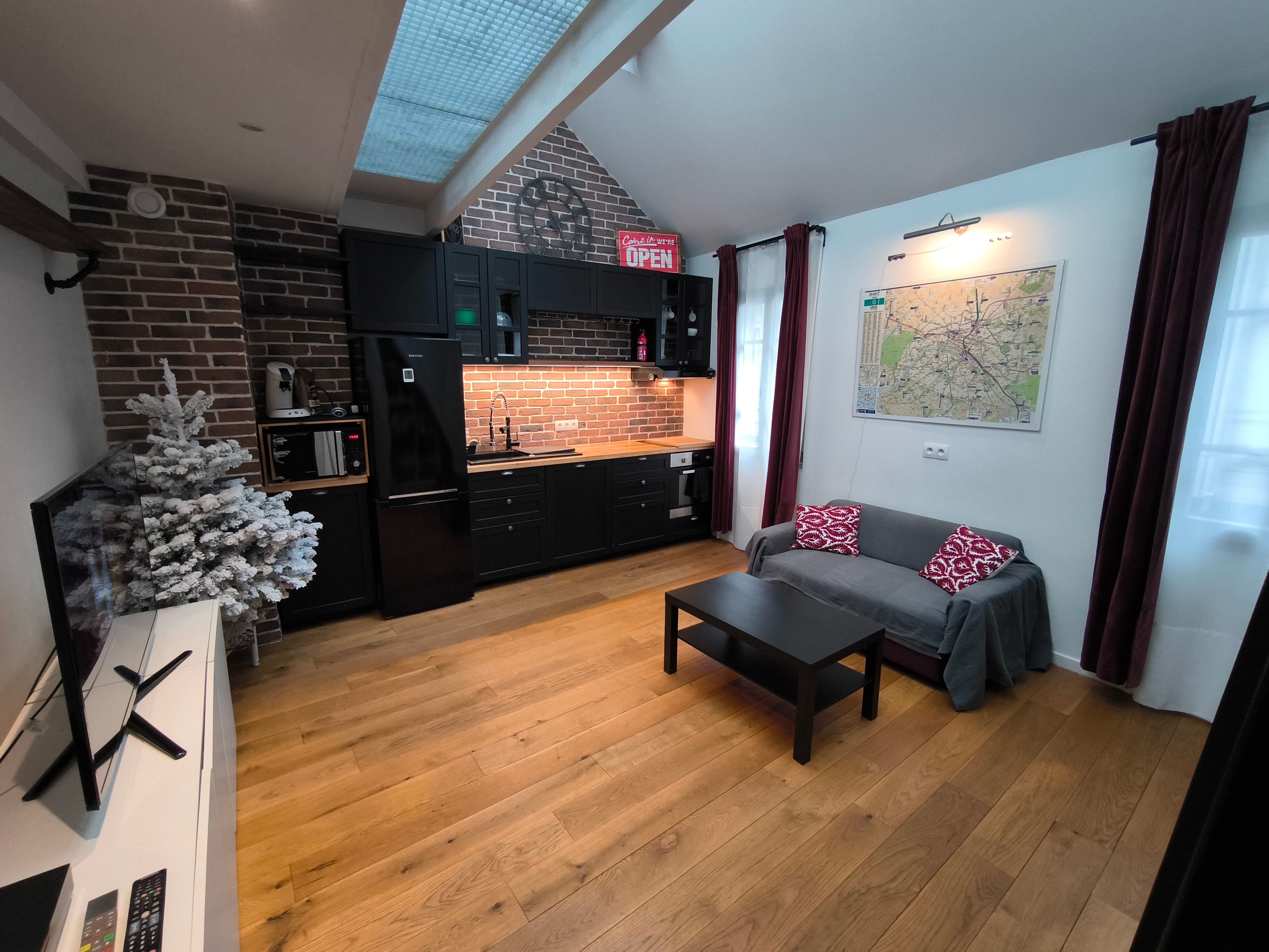 Location Loft Duplex Parisien : un nid douillet à Paris (loyer tout inclus)