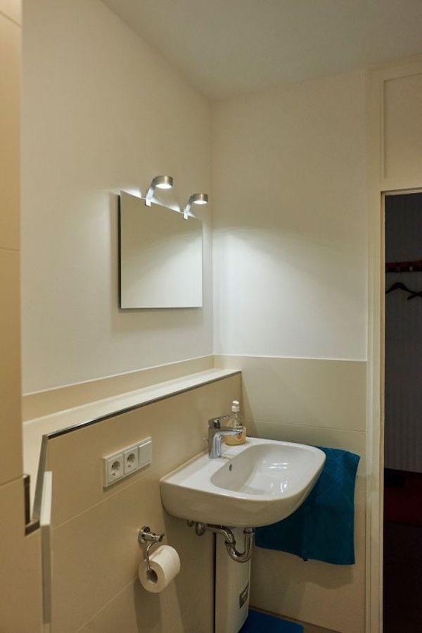 Very comfortable and spacious apartment in well-kept apartment house with elevator in a quiet side street in Lövenich