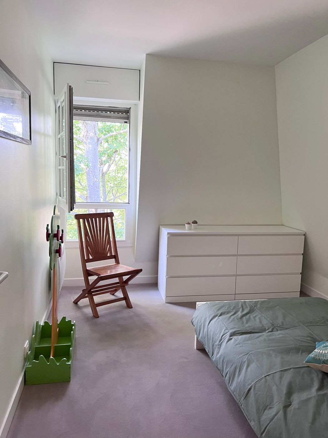 Location Spacieux 4/5 pieces, dernier etage, au coeur du Vieux Chatillon. (loyer tout inc
