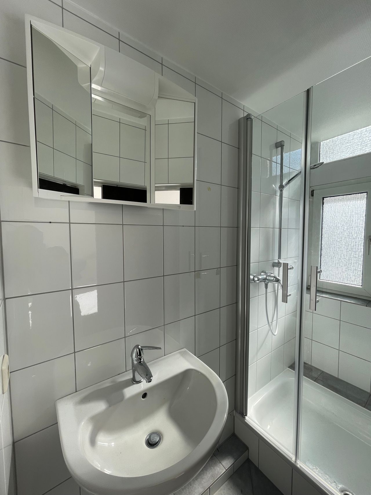 Premium 3-Room Old Building Apartment, 1st Floor – Central yet Quiet, Fully Equipped