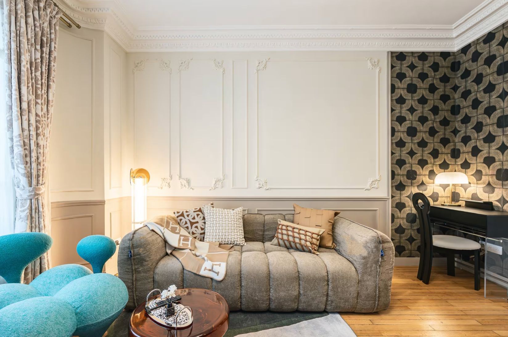 Location Appartement Haussmannien de 4 pièces – 3 Chambres, Paris 15ème (loyer tout inclu