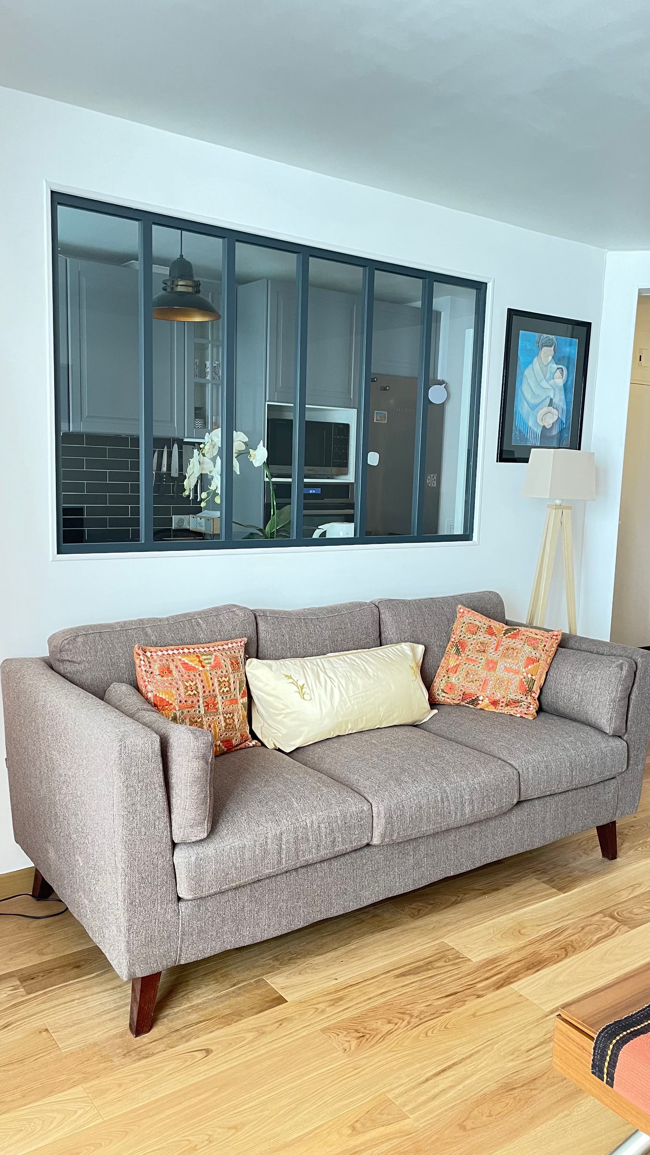 Appartement calme et refait à neuf avec balcon et ascenseur, – proche métro et tramway – Paris 20e (loyer tout inclus) Paris