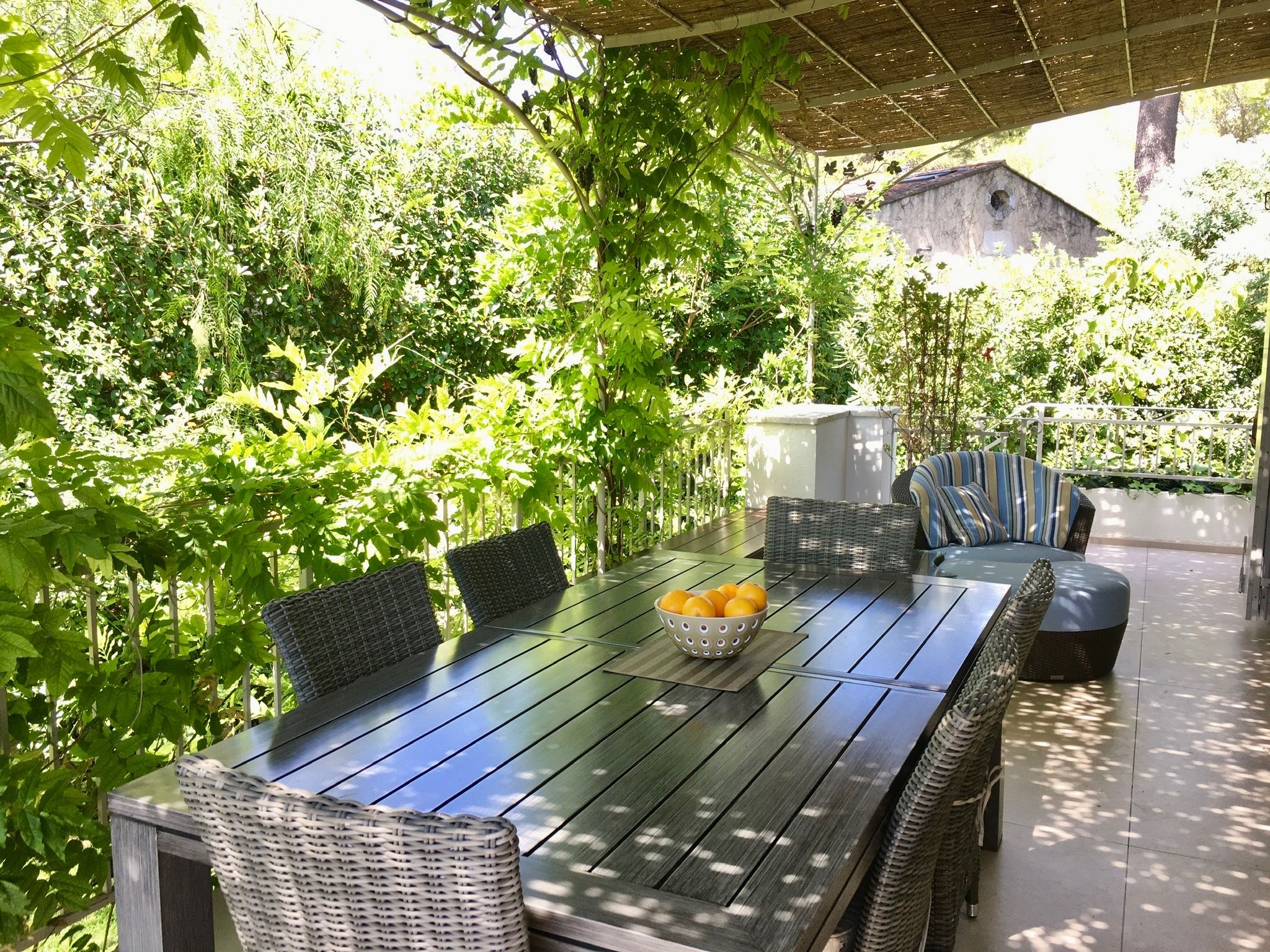 Location Villa avec piscine à proximité de Mougins School (loyer tout inclus)