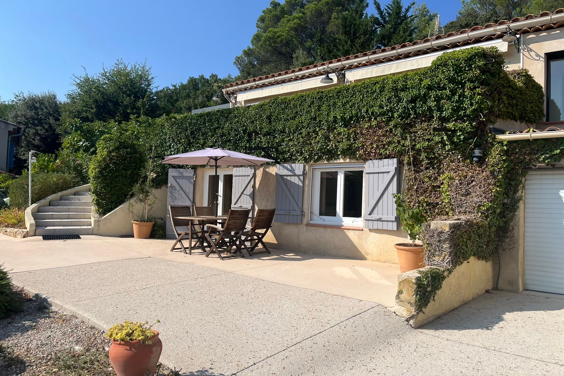 Furnished studio near ITER – 7-month lease, move-in ready (Villelaure, Provence (loyer tout inclus) Villelaure
