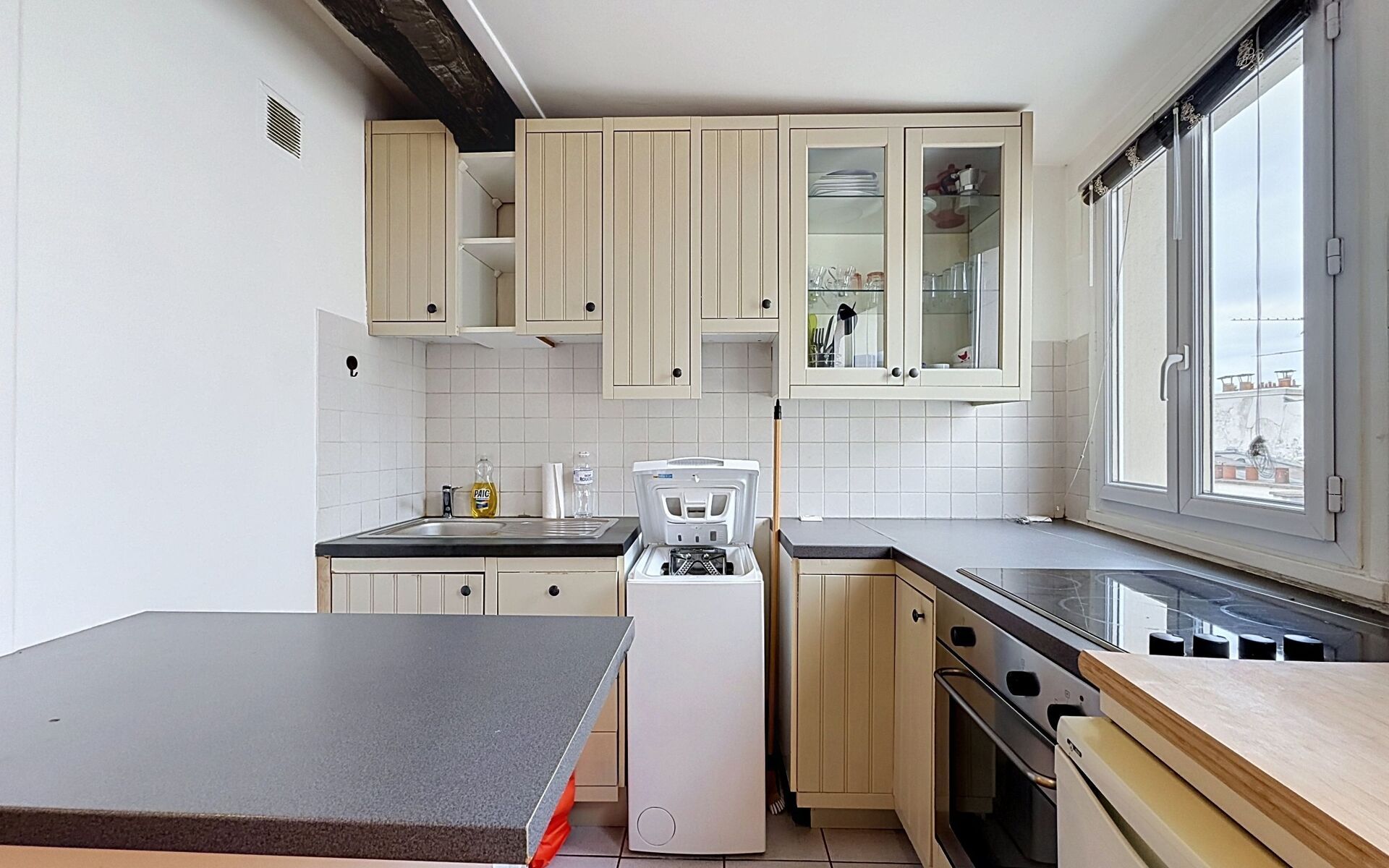 Location À louer – Magnifique studio meublé (1380€)– 67 Rue Peyssonnel, 13003 Marseille (