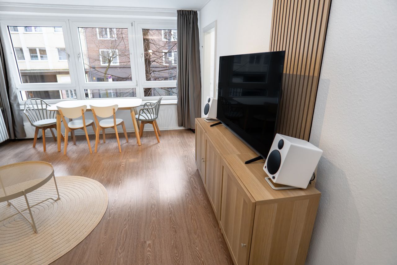 Modern and bright apartment in the heart of Düsseldorf