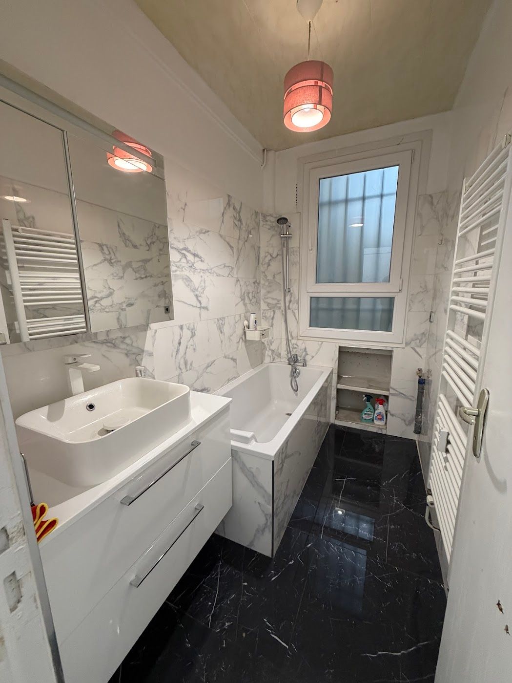 Location Chambre meublée pour fille en appartement avec jardin privé RER A (loyer tout in
