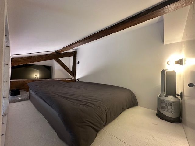 Location Joli studio au pied du métro Sablons Ligne 1 à Neuilly Sur Seine (loyer tout inc