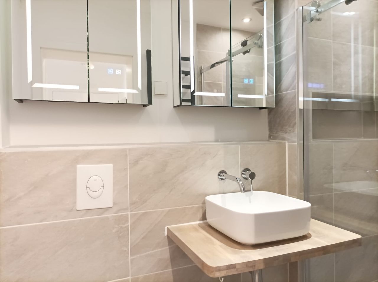 A beautiful, newly renovated 2 rooms apartment, 30 seconds away from Görlitzer Park