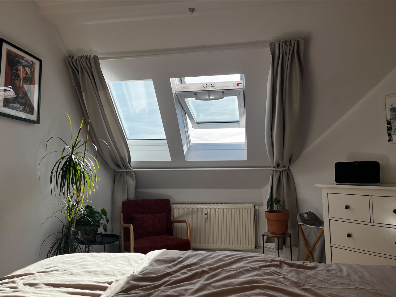 Gorgeous bright top floor apartment in Moabit