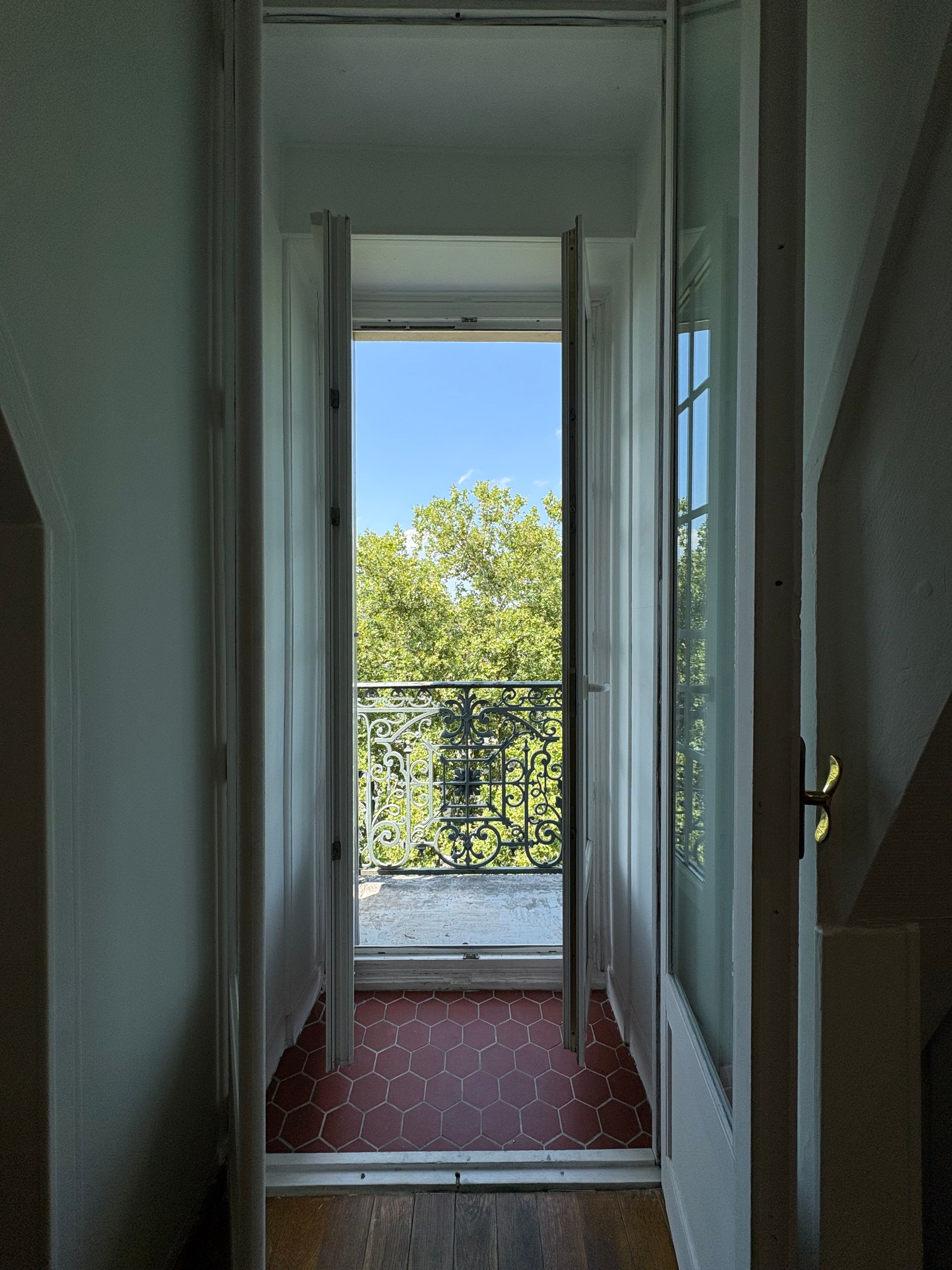Location Studio – Vue parc de la Tête d'Or Belges– Lyon 6e (loyer tout inclus)