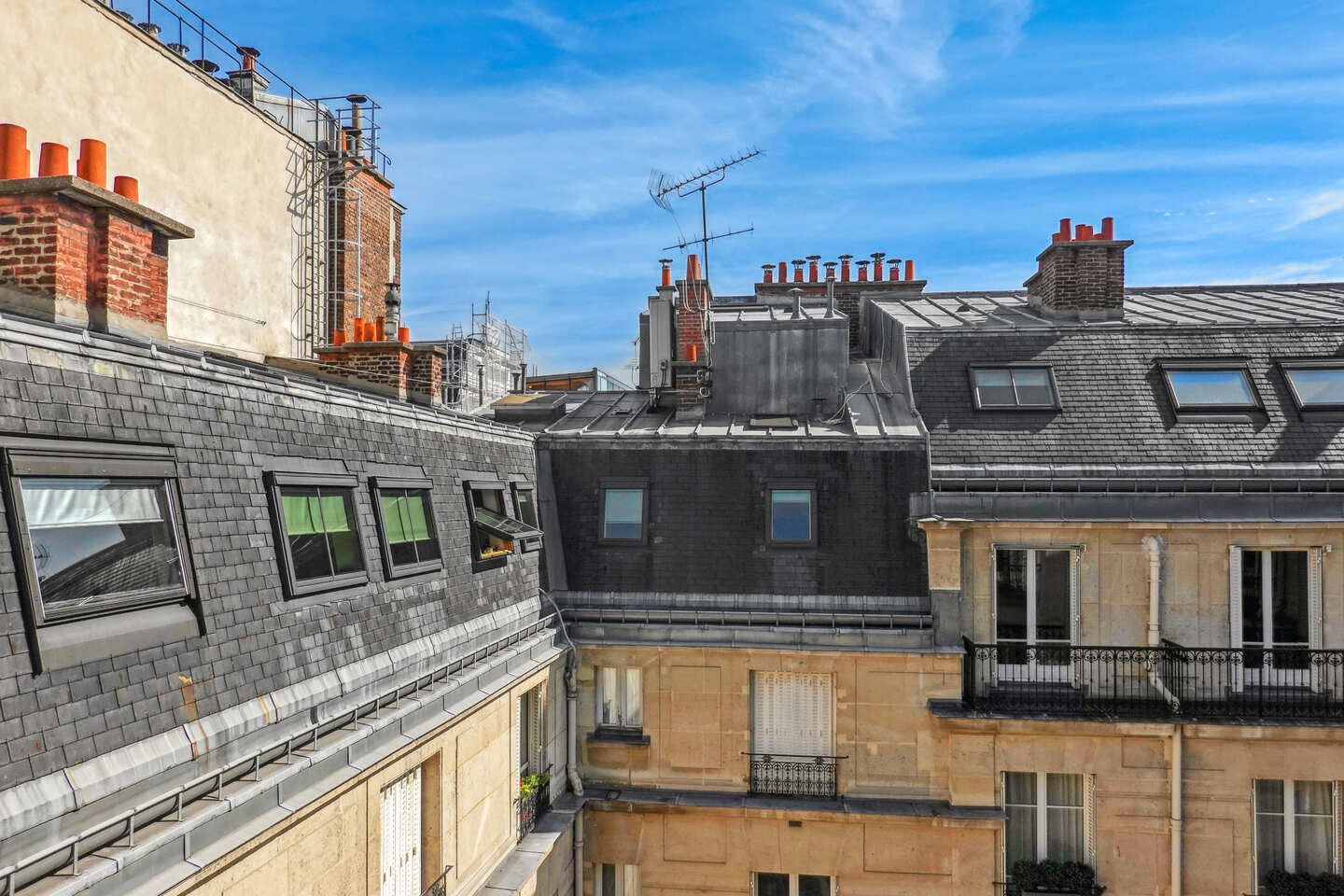 Location ID 373 Champs Elysees / rue Marbeuf (loyer tout inclus)