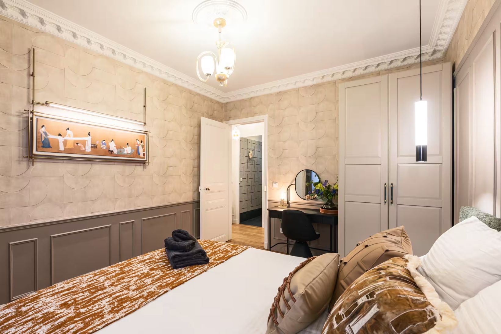 Location Appartement Haussmannien de 4 pièces – 3 Chambres, Paris 15ème (loyer tout inclu
